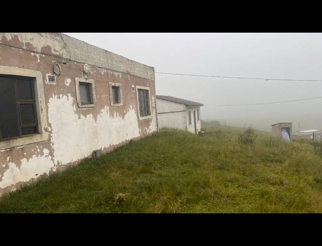 5 BEDROOM FREESTANDING FOR SALE IN EMASWAZINI